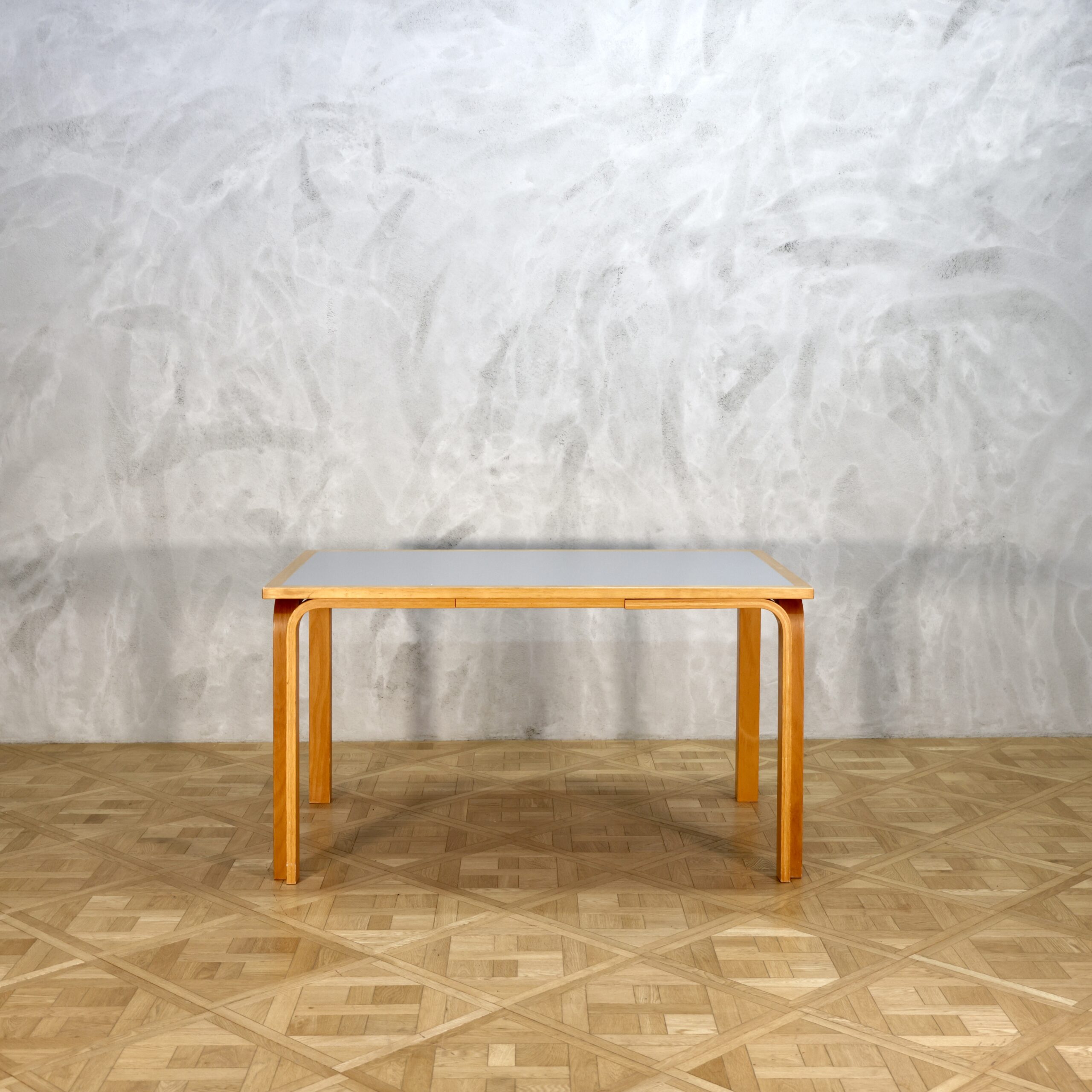 Magnus Olesen 2000 Series Table - MOTO FURNITURE 北欧家具