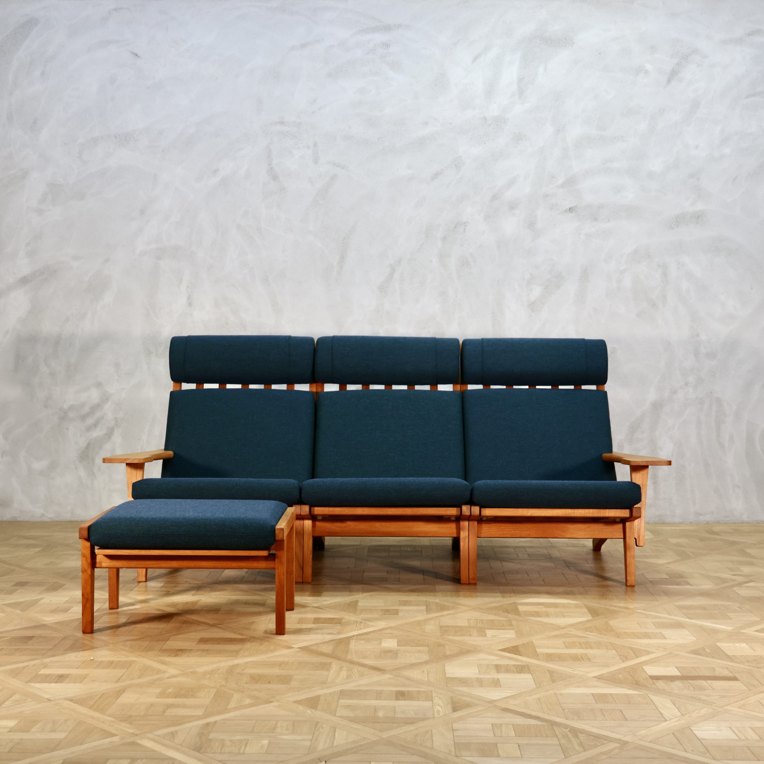 Hans J. Wegner GE375 Sofa Ottoman Set Teak - MOTO FURNITURE 北欧