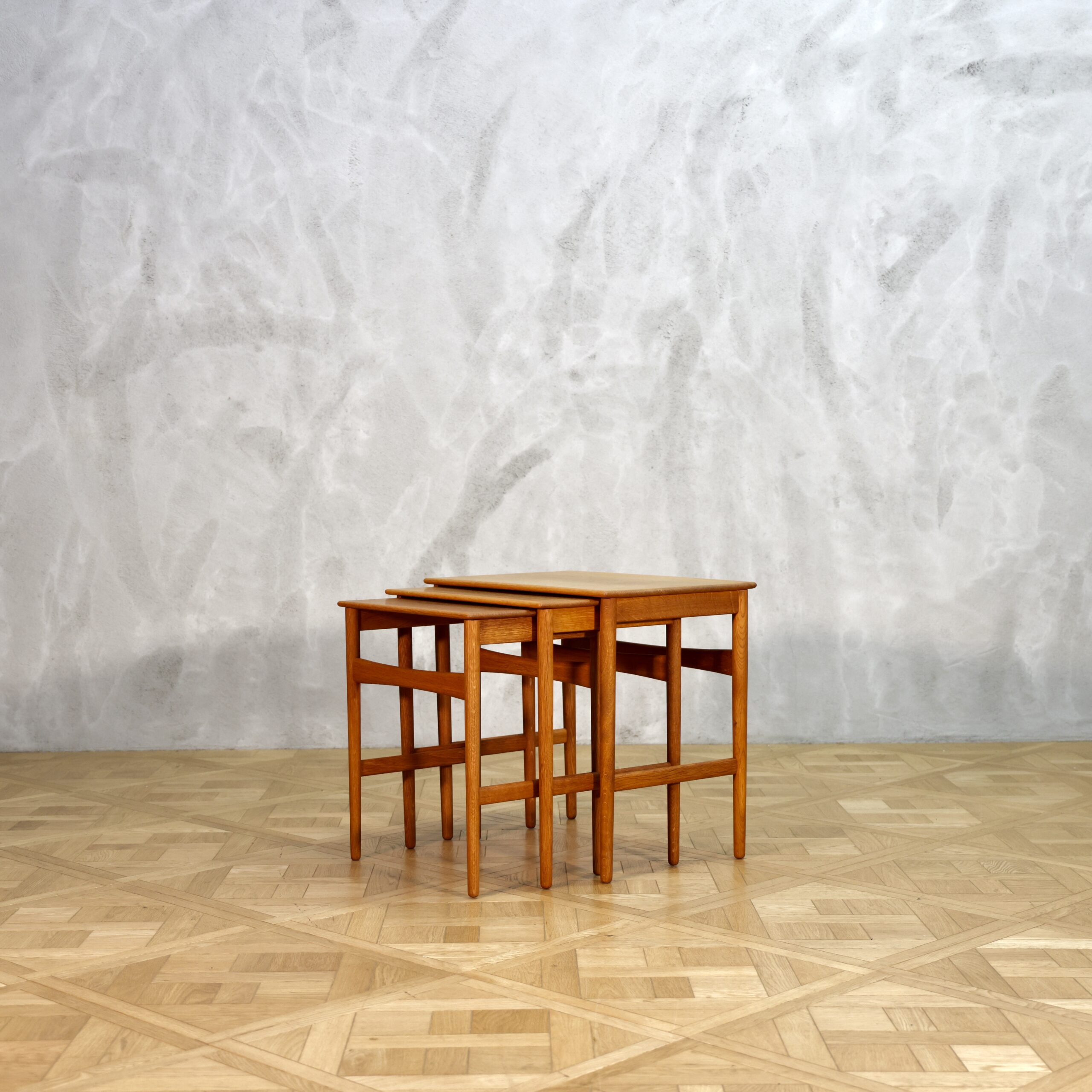 Hans J. Wegner AT40 Nesting Table Oak - MOTO FURNITURE 北欧家具