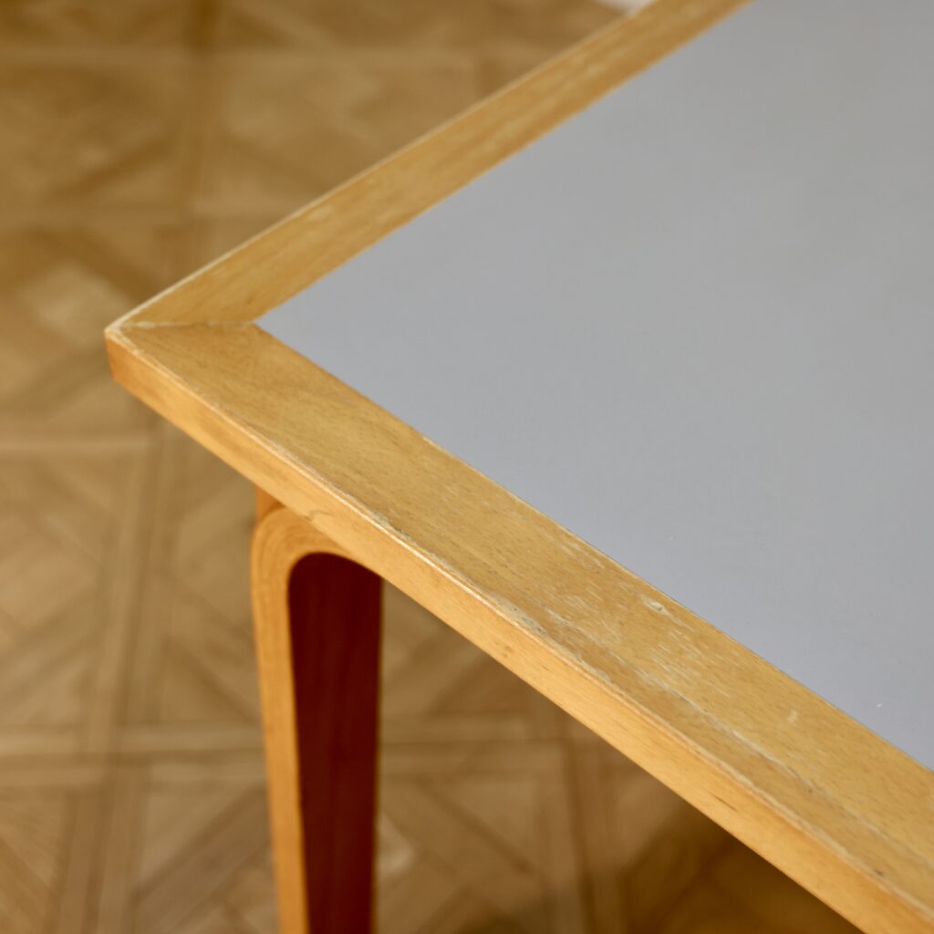 Magnus Olesen 2000 Series Table - MOTO FURNITURE 北欧家具