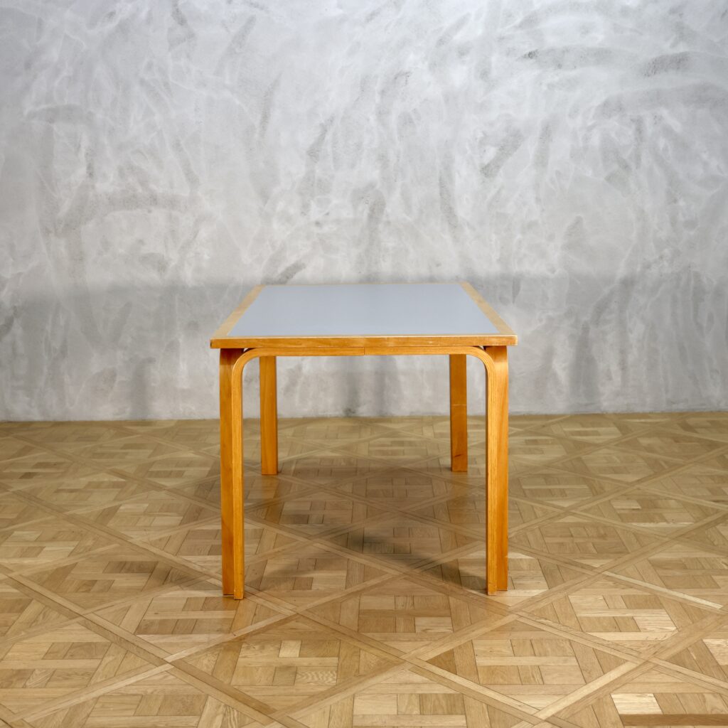 Magnus Olesen 2000 Series Table - MOTO FURNITURE 北欧家具
