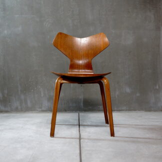Arne Jacobsen Grandprix Chair