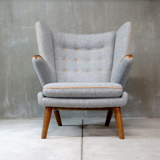 Hans J. Wegner AP-19 Bear Chair