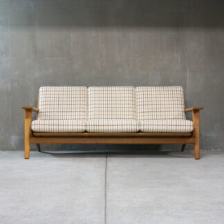 Hans J. Wegner GE290 3 Seater