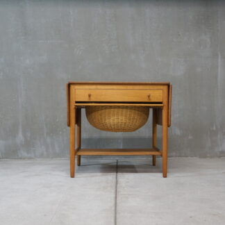 Hans J. Wegner Sewing table AT33
