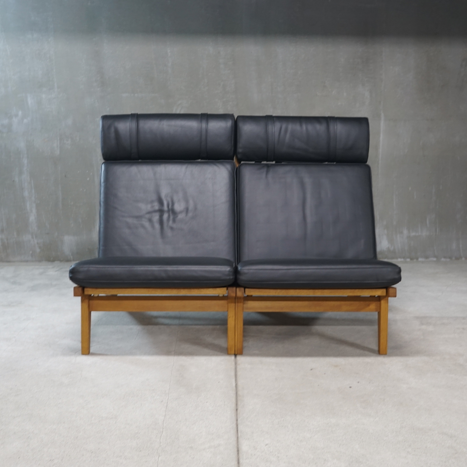 Hans J. Wegner GE375 Black Leather set
