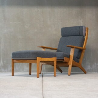 Hans J. Wegner GE290 High Back with Ottoman