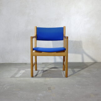 Hans J. Wegner JH250 Blue Fabrick