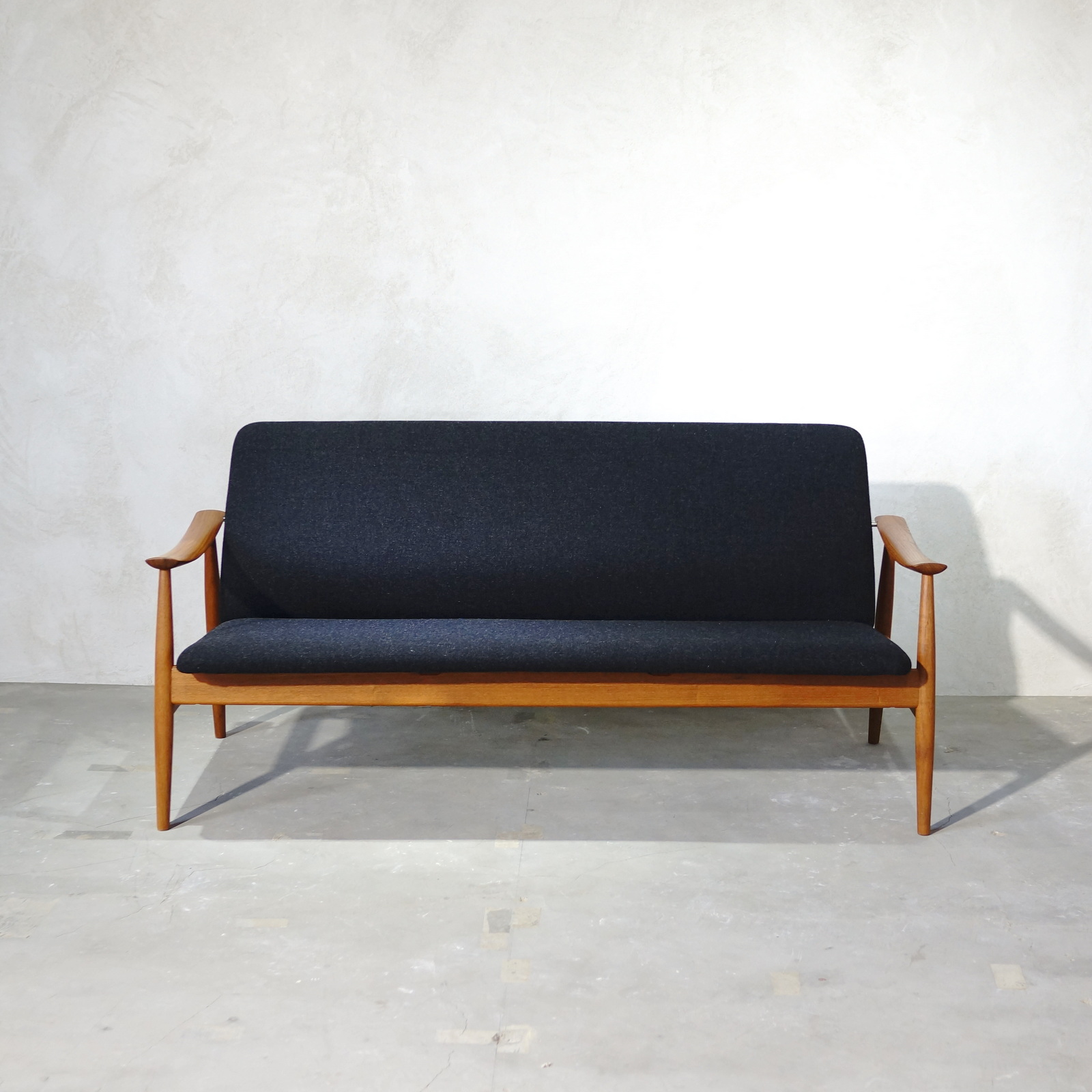 Finn Juhl Model138 3-Seater Sofa - MOTO FURNITURE 北欧家具