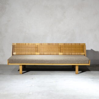 Hans J. Wegner GE258 Daybed 角脚 籐タイプ