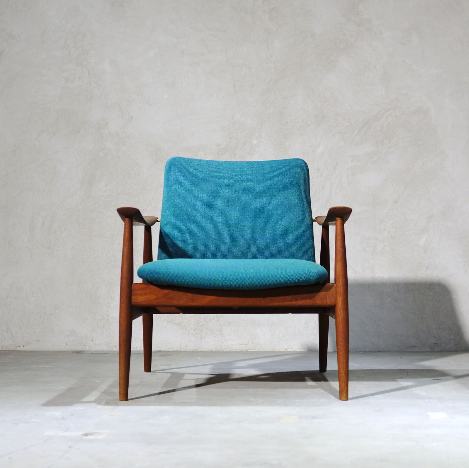 Finn Juhl Model 138 Easy Chair - MOTO FURNITURE 北欧家具