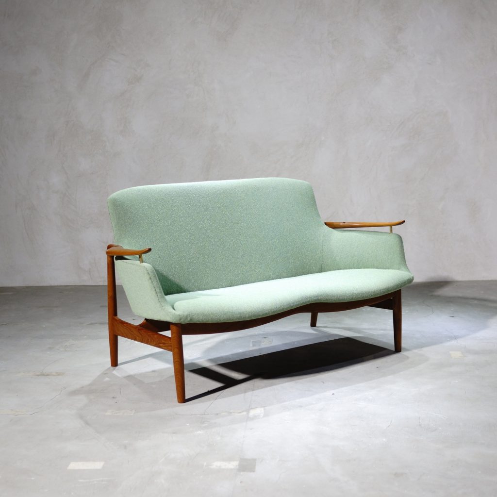 Finn Juhl NV53 Settee - MOTO FURNITURE 北欧家具 ウェグナー