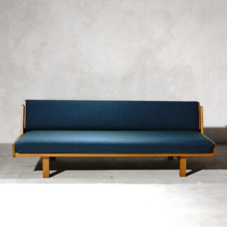 Hans J. Wegner GE258 Daybed 角脚 Teak