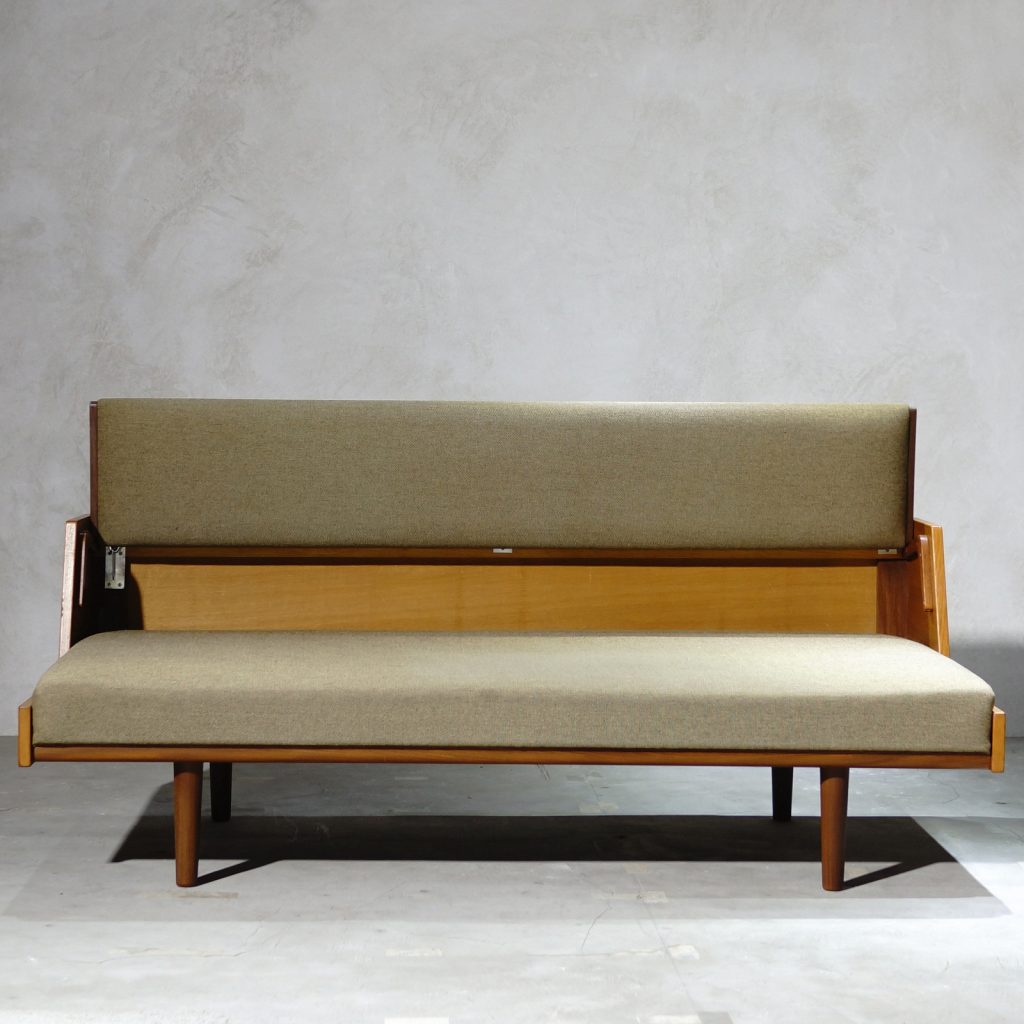 Hans J. Wegner GE258 Daybed (201704B) - MOTO FURNITURE 北欧家具