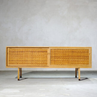 Hans J. Wegner RY 26 Oak and Cane