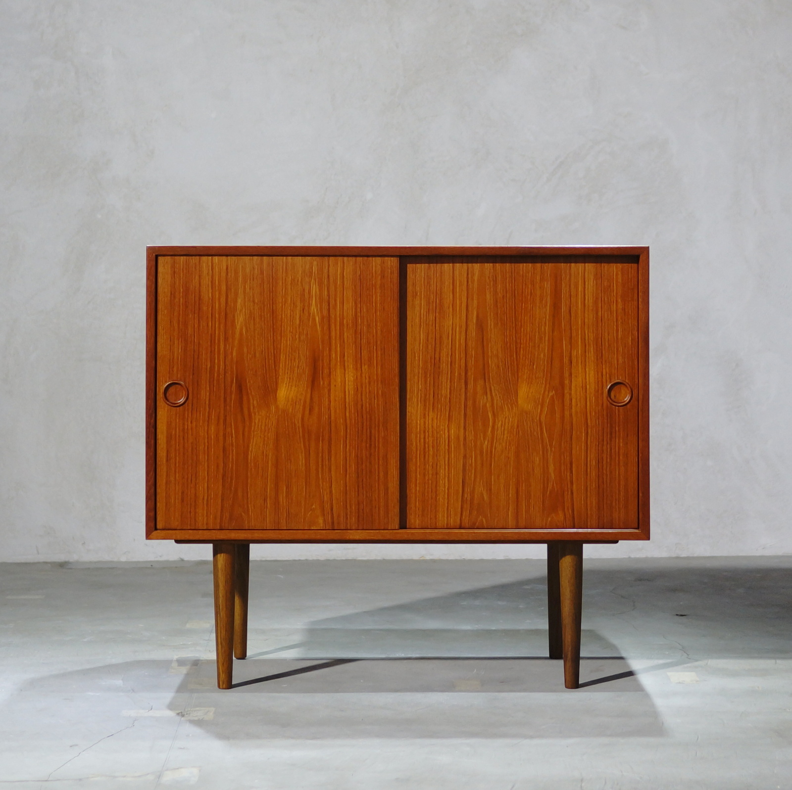 Cabinet Kai Kristiansen カイ・クリスチャンセン Kai Kristiansen Cabinet - MOTO FURNITURE 北欧家具 ウェグナー