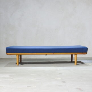Hans J. Wegner GE19 Daybed