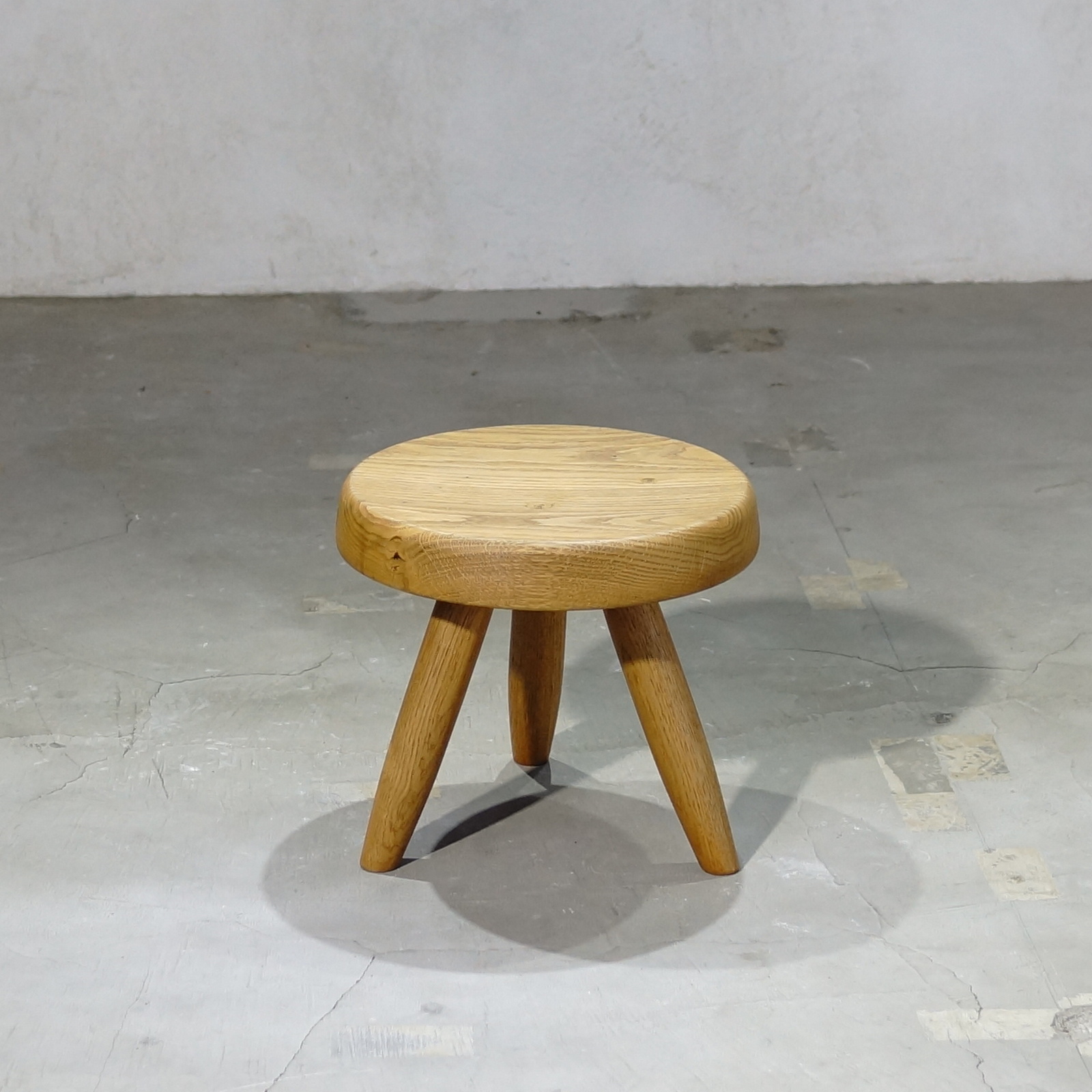 Charlotte Perriand Berger Stool Oak(201711) - MOTO FURNITURE 北欧