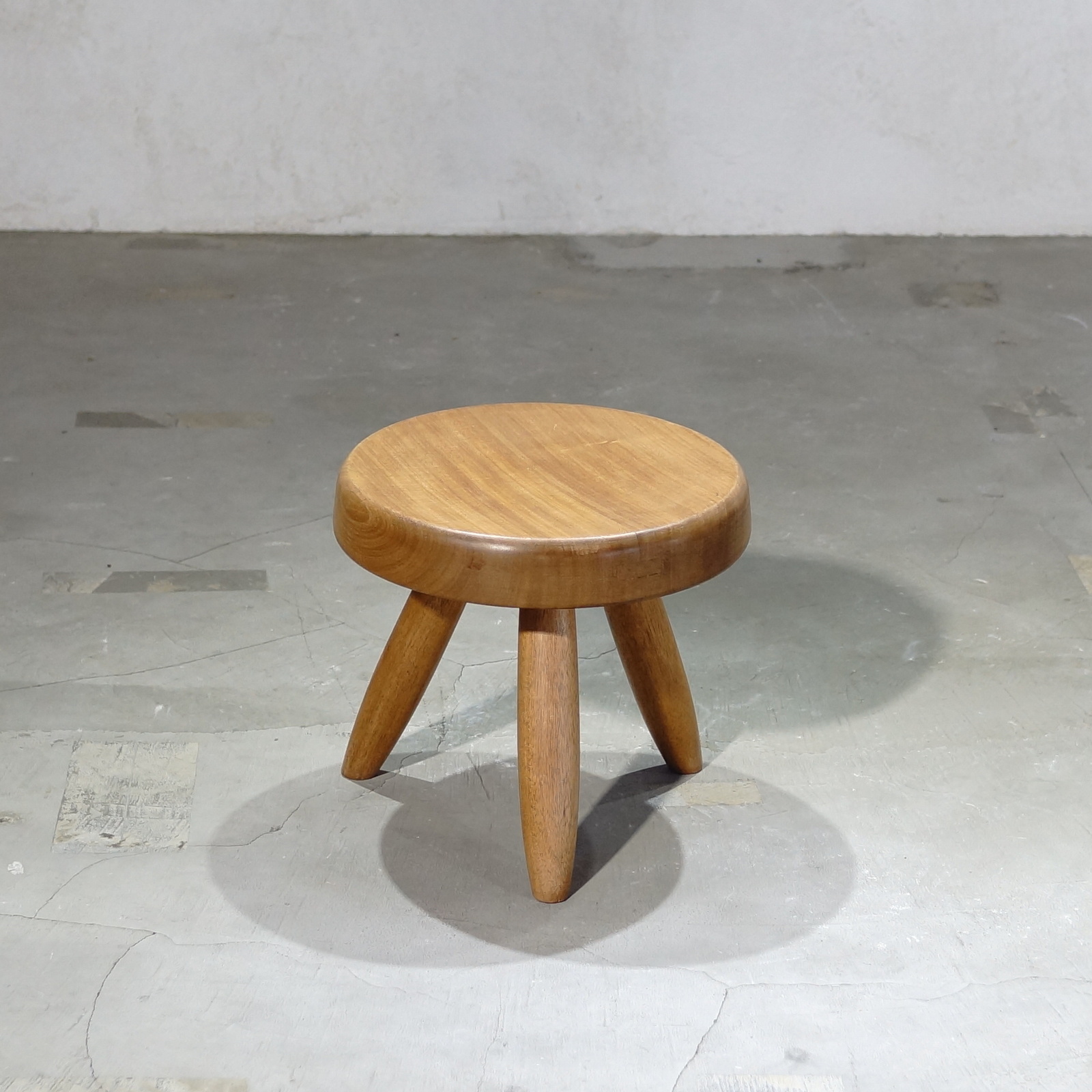 Charlotte Perriand Berger Stool Mahogany(201711) - MOTO FURNITURE