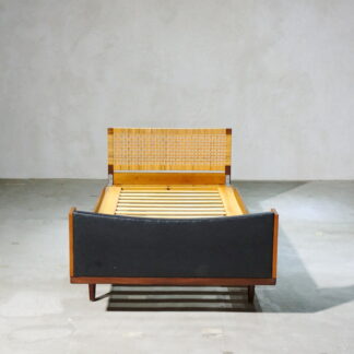 Hans J. Wegner GE701 Bed Frame (201711)