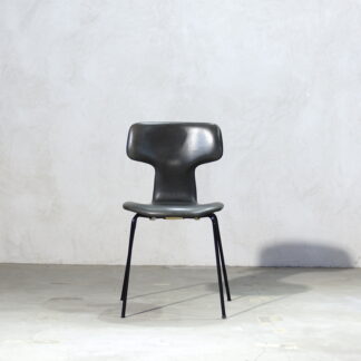 Arne Jacobsen T Chair