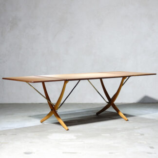 Hans J. Wegner AT304 Dining Table