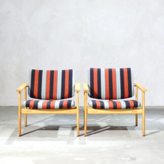 Arne Jacobsen Model 4700 Easy Chair