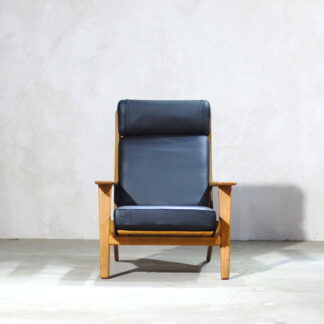 Hans J. Wegner GE290 High Back Black Lether Oak