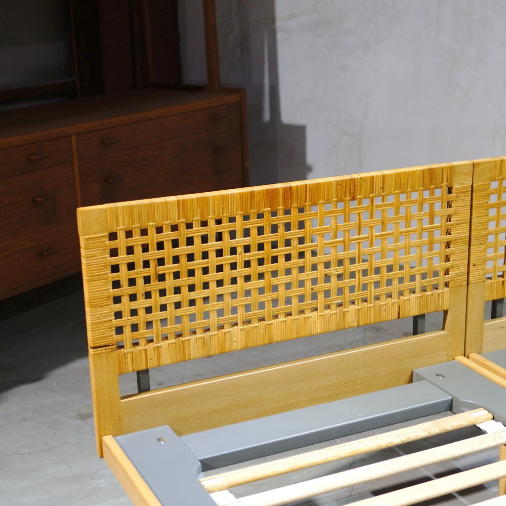 Hans J. Wegner Oak Bed Frame - MOTO FURNITURE 北欧家具 ウェグナー