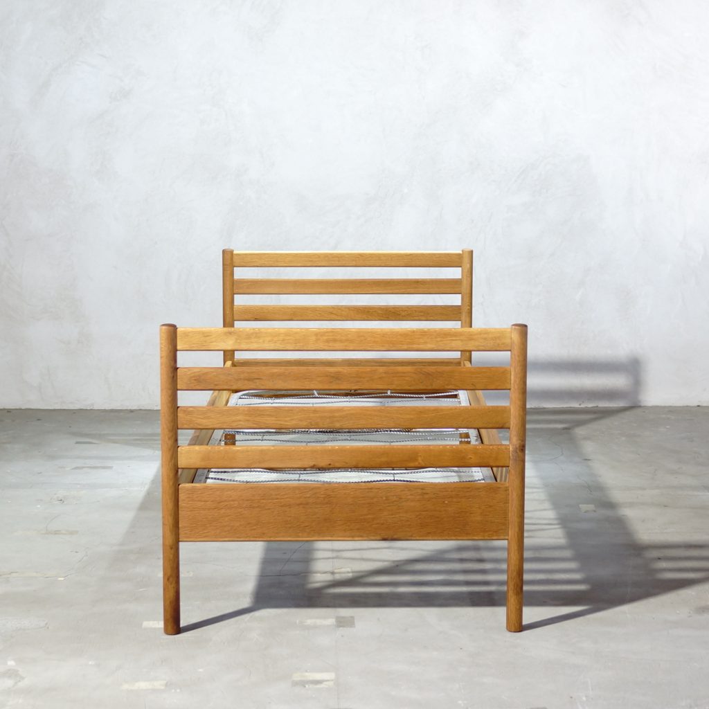 Hans J. Wegner RY-Mobler Oak Bed Frame - MOTO FURNITURE 北欧家具