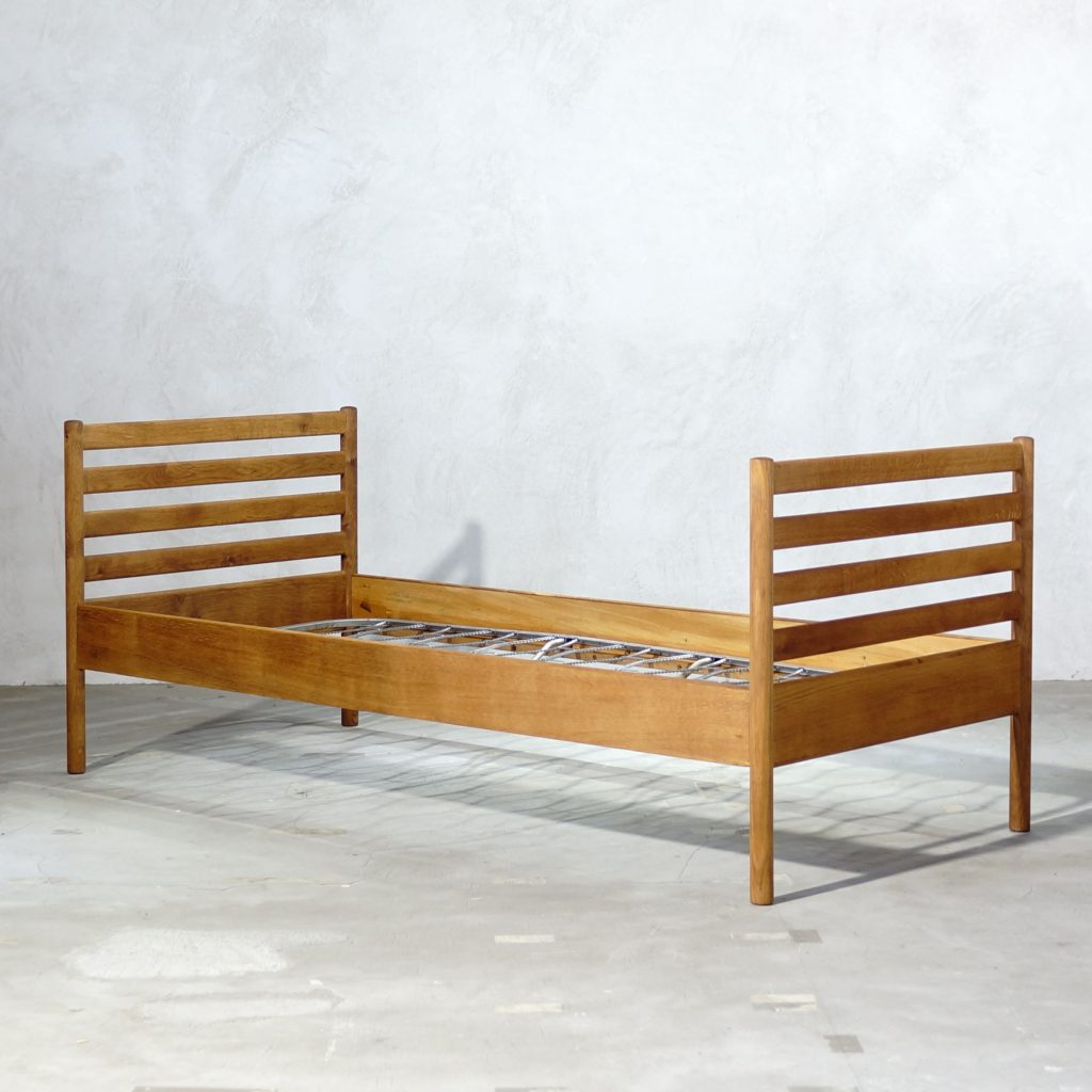 Hans J. Wegner RY-Mobler Oak Bed Frame - MOTO FURNITURE 北欧家具