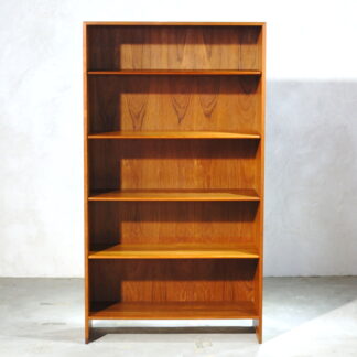 Hans J. Wegner RY Book Shelf