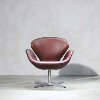 Arne Jacobsen Swan Chair (201811)