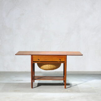 Hans J. Wegner Sewing table AT33 Teak (201812)