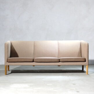 Hans J. Wegner AP18 3Seater Sofa