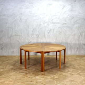 Poul Kjaerholm Circle Table