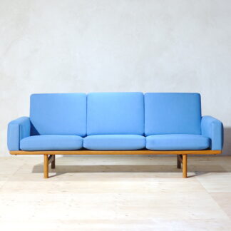 Hans J. Wegner GE236 3 Seater Sofa Oak & Denim(201906)
