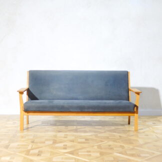 Hans J. Wegner GE181 3Seater Sofa