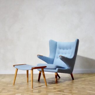Hans J. Wegner AP-19 Bear Chair & Ottoman Oak