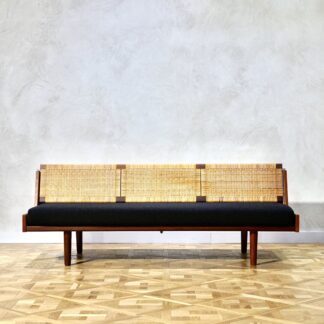 Hans J. Wegner GE7 Daybed Oak & Cane