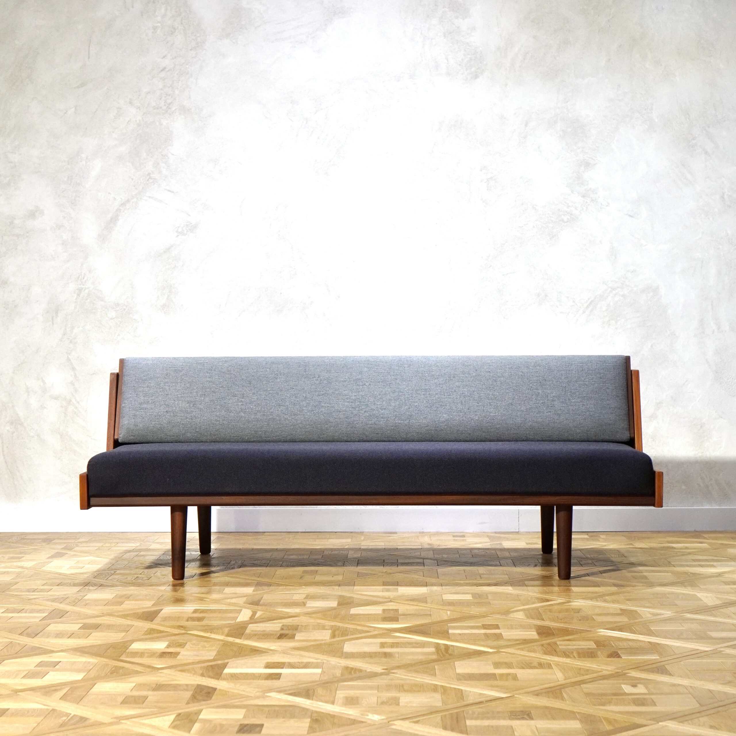 Hans J. Wegner GE258 Daybed Teak - MOTO FURNITURE 北欧家具 