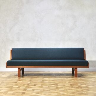 Hans J. Wegner GE258 Daybed Teak