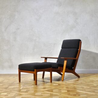 Hans J. Wegner GE290 High Back Teak with Ottoman