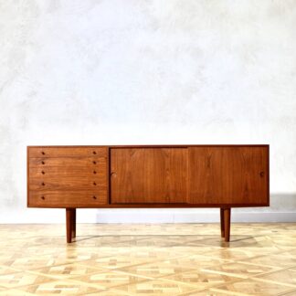 Hans J. Wegner JH577 Teak Sideboard