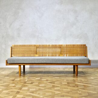 Hans J. Wegner GE7 Daybed Oak & Cane
