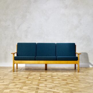 Hans J. Wegner GETAMA 3Seater Sofa Oak