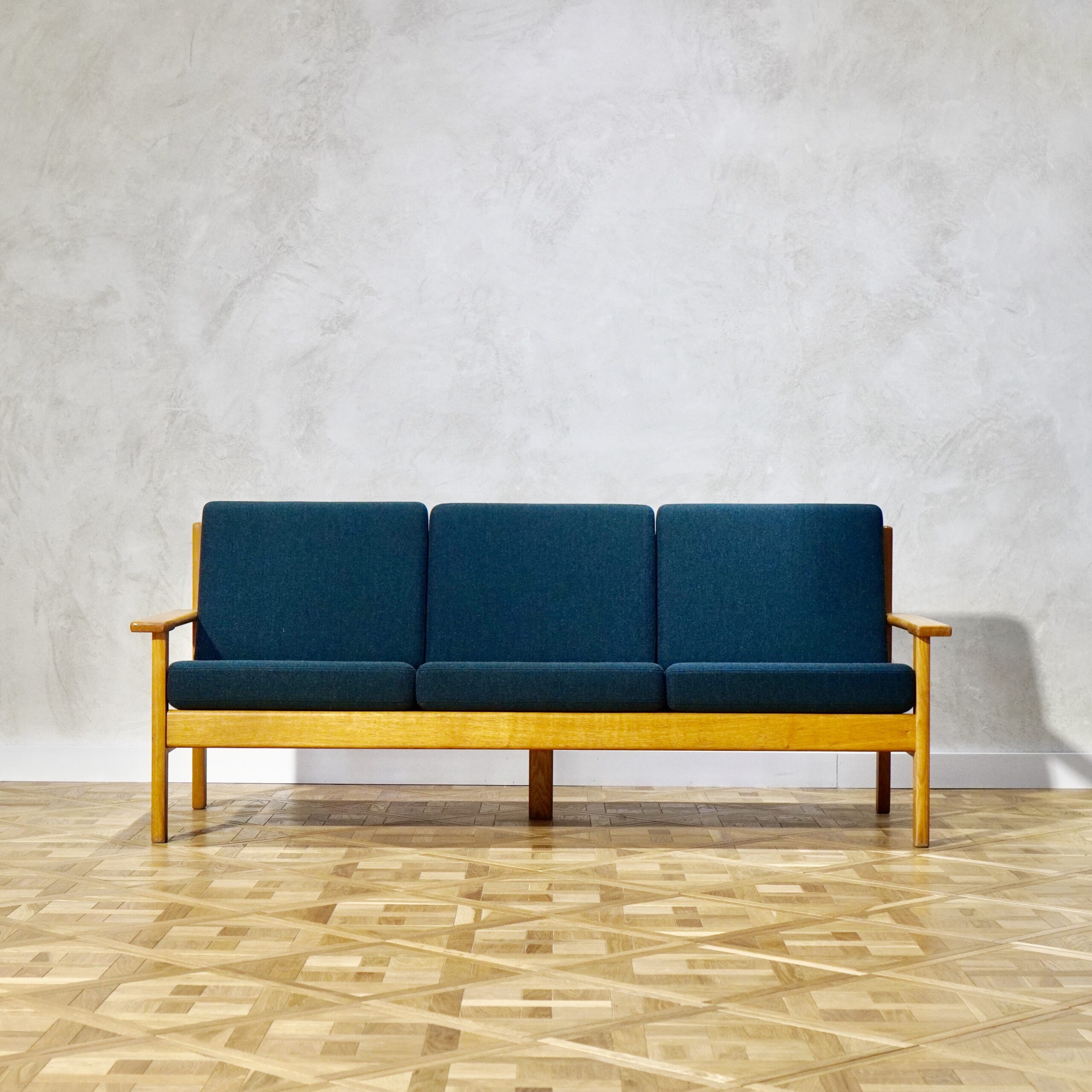 Hans J. Wegner GETAMA 3Seater Sofa Oak - MOTO FURNITURE 北欧家具
