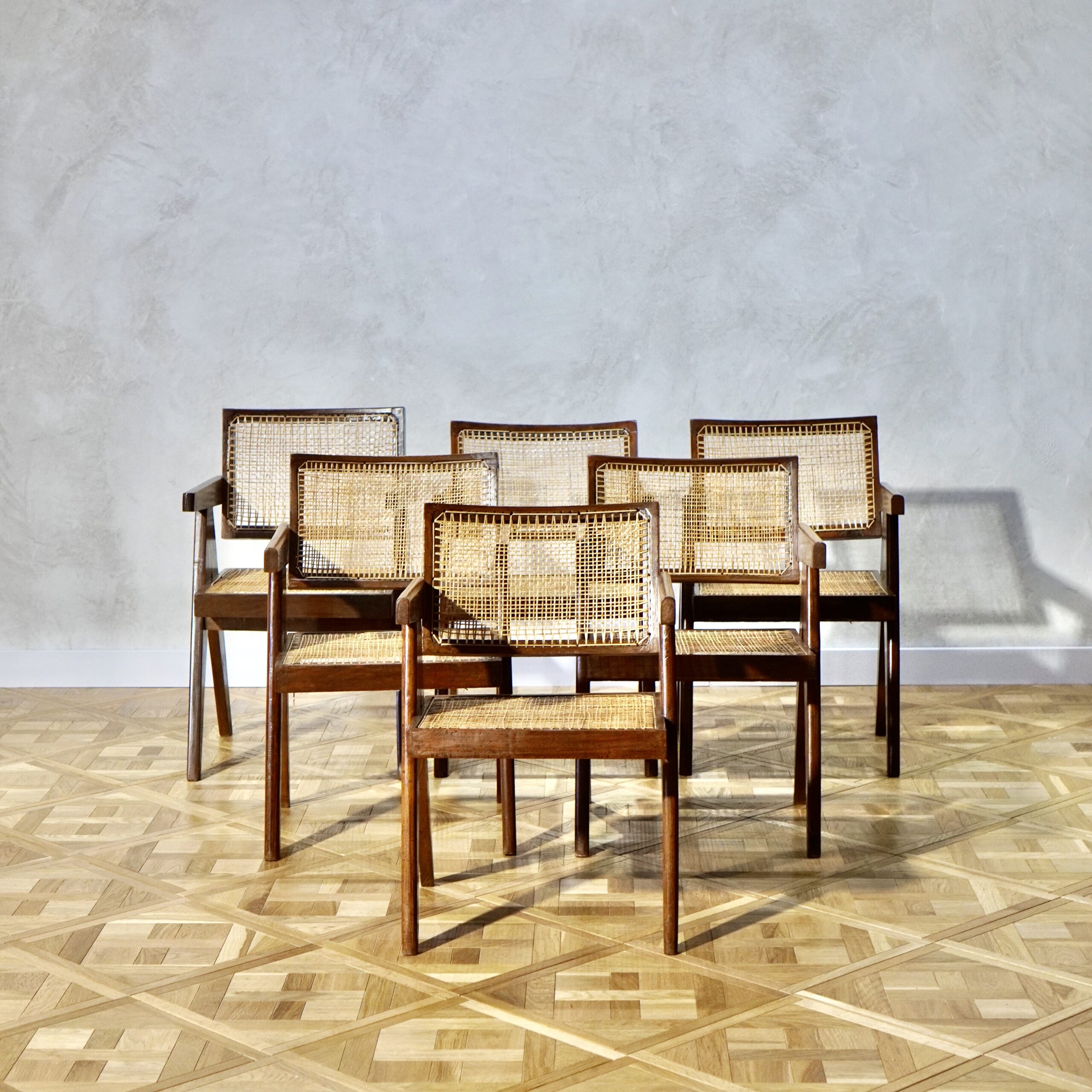 Pierre Jeanneret Floating Back Chair - MOTO FURNITURE 北欧家具