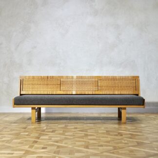 Hans J. Wegner GE7 Daybed Oak & Cane