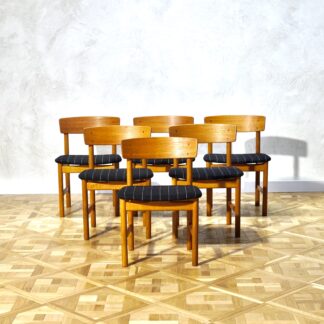 Børge Mogensen Model 3236 Oak